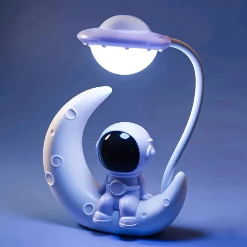 Luna Astronaut Night Lamp
